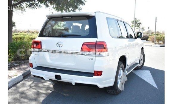 Buy Import Toyota Land Cruiser White Car in Import - Dubai in Conakry Buy Import Toyota Land Cruiser White Car in Import - Dubai in Conakry
