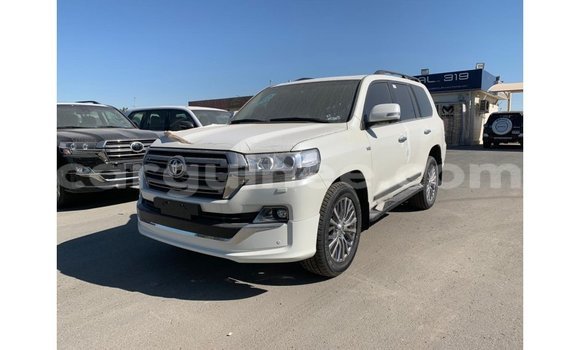 Buy Import Toyota Land Cruiser White Car in Import - Dubai in Conakry Buy Import Toyota Land Cruiser White Car in Import - Dubai in Conakry