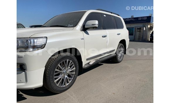 Buy Import Toyota Land Cruiser White Car in Import - Dubai in Conakry Buy Import Toyota Land Cruiser White Car in Import - Dubai in Conakry