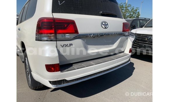 Buy Import Toyota Land Cruiser White Car in Import - Dubai in Conakry Buy Import Toyota Land Cruiser White Car in Import - Dubai in Conakry
