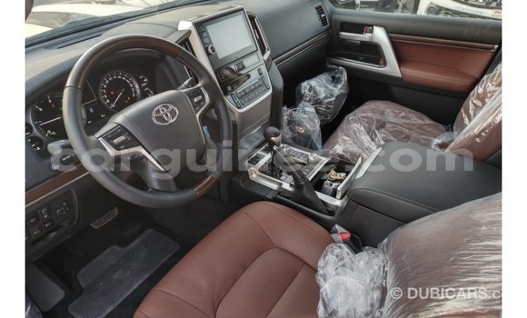 Buy Import Toyota Land Cruiser White Car in Import - Dubai in Conakry Buy Import Toyota Land Cruiser White Car in Import - Dubai in Conakry