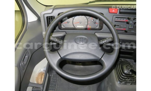 Acheter Import Voiture Toyota Coaster Blanc à Import - Dubai, Conakry Acheter Import Voiture Toyota Coaster Blanc à Import - Dubai, Conakry
