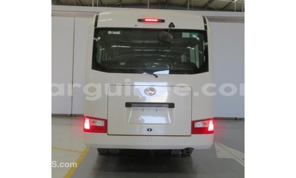 Acheter Import Voiture Toyota Coaster Blanc à Import - Dubai, Conakry Acheter Import Voiture Toyota Coaster Blanc à Import - Dubai, Conakry