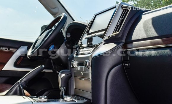 Acheter Import Voiture Toyota Land Cruiser Noir à Import - Dubai, Conakry Acheter Import Voiture Toyota Land Cruiser Noir à Import - Dubai, Conakry