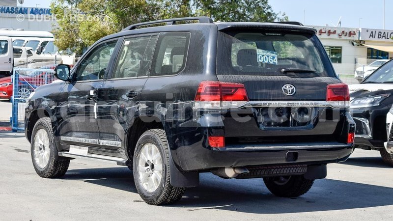 Big with watermark toyota land cruiser conakry import dubai 4247