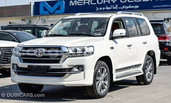 Acheter Import Voiture Toyota Land Cruiser Blanc à Import - Dubai, Conakry Acheter Import Voiture Toyota Land Cruiser Blanc à Import - Dubai, Conakry