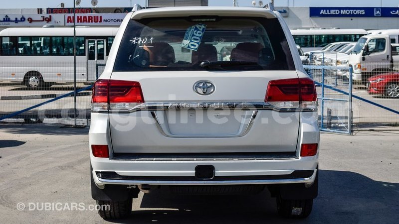 Big with watermark toyota land cruiser conakry import dubai 4248