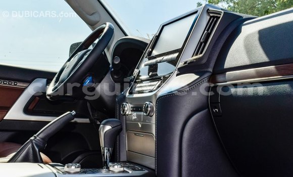 Acheter Import Voiture Toyota Land Cruiser Noir à Import - Dubai, Conakry Acheter Import Voiture Toyota Land Cruiser Noir à Import - Dubai, Conakry