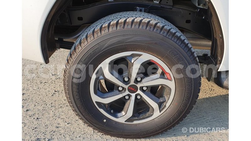 Big with watermark toyota hilux conakry import dubai 4258
