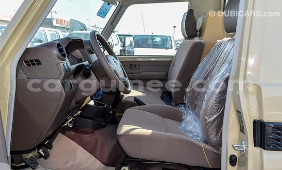 Buy Import Toyota Land Cruiser Beige Car in Import - Dubai in Conakry Buy Import Toyota Land Cruiser Beige Car in Import - Dubai in Conakry