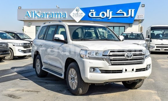 Acheter Import Voiture Toyota Land Cruiser Blanc à Import - Dubai, Conakry Acheter Import Voiture Toyota Land Cruiser Blanc à Import - Dubai, Conakry