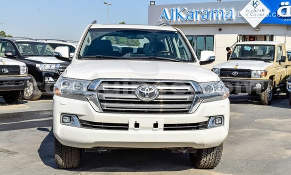 Acheter Import Voiture Toyota Land Cruiser Blanc à Import - Dubai, Conakry Acheter Import Voiture Toyota Land Cruiser Blanc à Import - Dubai, Conakry