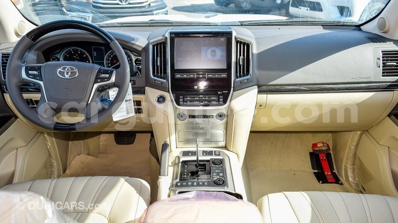 Big with watermark toyota land cruiser conakry import dubai 4268