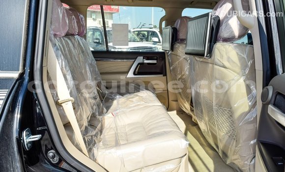 Buy Import Toyota Land Cruiser Black Car in Import - Dubai in Conakry Buy Import Toyota Land Cruiser Black Car in Import - Dubai in Conakry