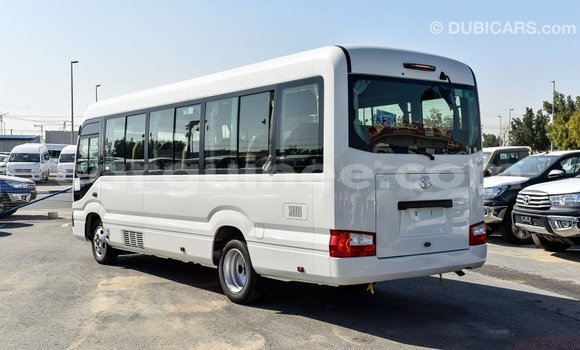 Acheter Import Voiture Toyota Coaster Blanc à Import - Dubai, Conakry Acheter Import Voiture Toyota Coaster Blanc à Import - Dubai, Conakry