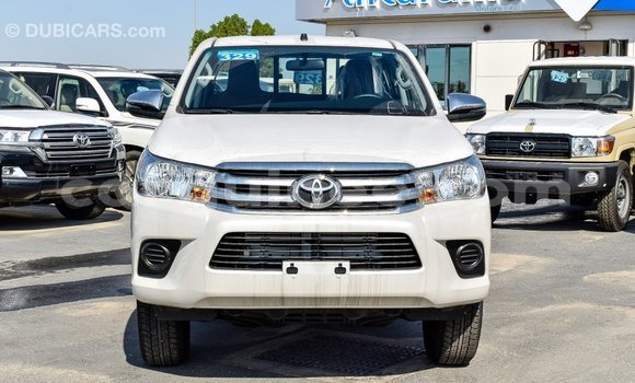 Acheter Import Voiture Toyota Hilux Blanc à Import - Dubai, Conakry Acheter Import Voiture Toyota Hilux Blanc à Import - Dubai, Conakry