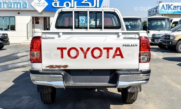 Acheter Import Voiture Toyota Hilux Blanc à Import - Dubai, Conakry Acheter Import Voiture Toyota Hilux Blanc à Import - Dubai, Conakry