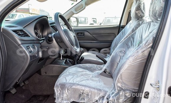 Acheter Import Voiture Mitsubishi L200 Blanc à Import - Dubai, Conakry Acheter Import Voiture Mitsubishi L200 Blanc à Import - Dubai, Conakry