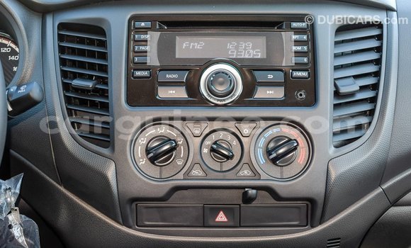 Acheter Import Voiture Mitsubishi L200 Blanc à Import - Dubai, Conakry Acheter Import Voiture Mitsubishi L200 Blanc à Import - Dubai, Conakry