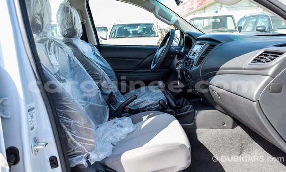 Acheter Import Voiture Mitsubishi L200 Blanc à Import - Dubai, Conakry Acheter Import Voiture Mitsubishi L200 Blanc à Import - Dubai, Conakry