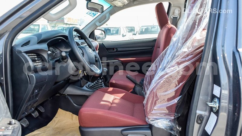 Big with watermark toyota hilux conakry import dubai 4277