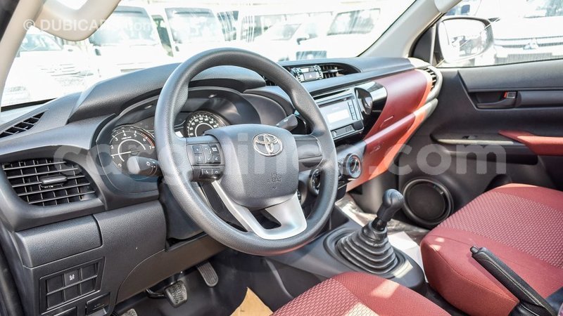 Big with watermark toyota hilux conakry import dubai 4277