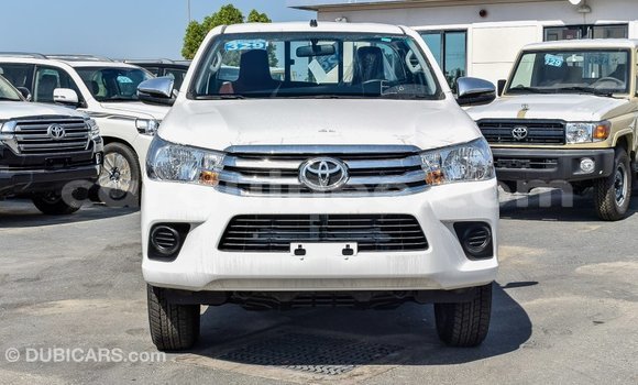 Acheter Import Voiture Toyota Hilux Blanc à Import - Dubai, Conakry Acheter Import Voiture Toyota Hilux Blanc à Import - Dubai, Conakry