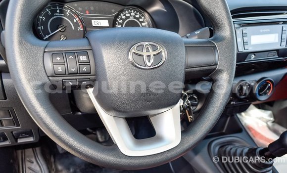 Acheter Import Voiture Toyota Hilux Blanc à Import - Dubai, Conakry Acheter Import Voiture Toyota Hilux Blanc à Import - Dubai, Conakry