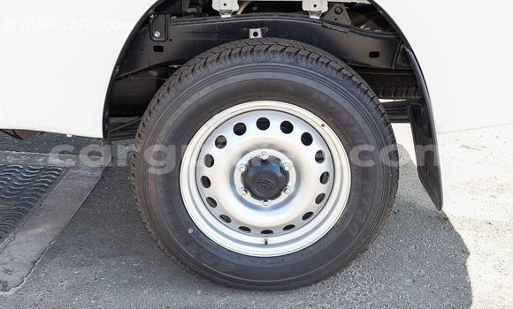 Acheter Import Voiture Toyota Hilux Blanc à Import - Dubai, Conakry Acheter Import Voiture Toyota Hilux Blanc à Import - Dubai, Conakry