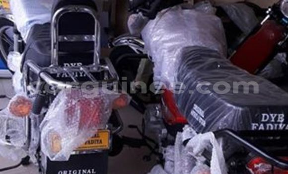 Acheter Neuf Moto Fadiya DYE Blanc à Conakry au Conakry Acheter Neuf Moto Fadiya DYE Blanc à Conakry au Conakry