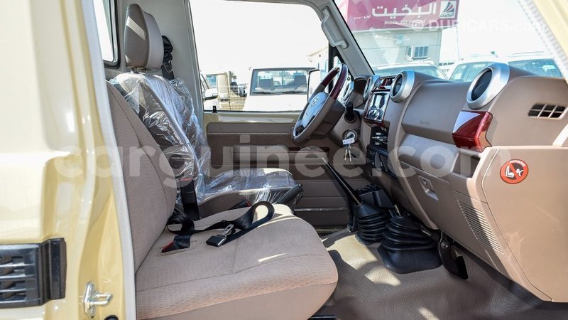 Big with watermark toyota land cruiser conakry import dubai 4281
