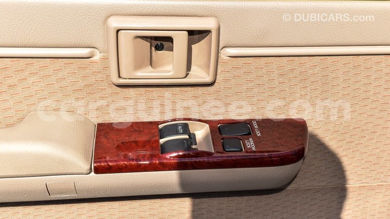 Big with watermark toyota land cruiser conakry import dubai 4281