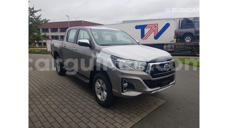 Big with watermark toyota hilux conakry import dubai 4285