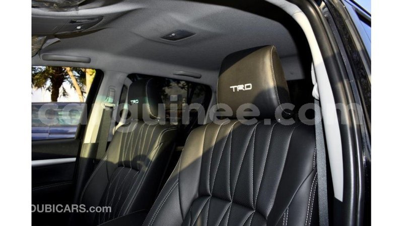 Big with watermark toyota hilux conakry import dubai 4286