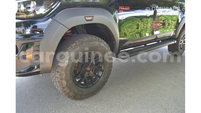 Big with watermark toyota hilux conakry import dubai 4286