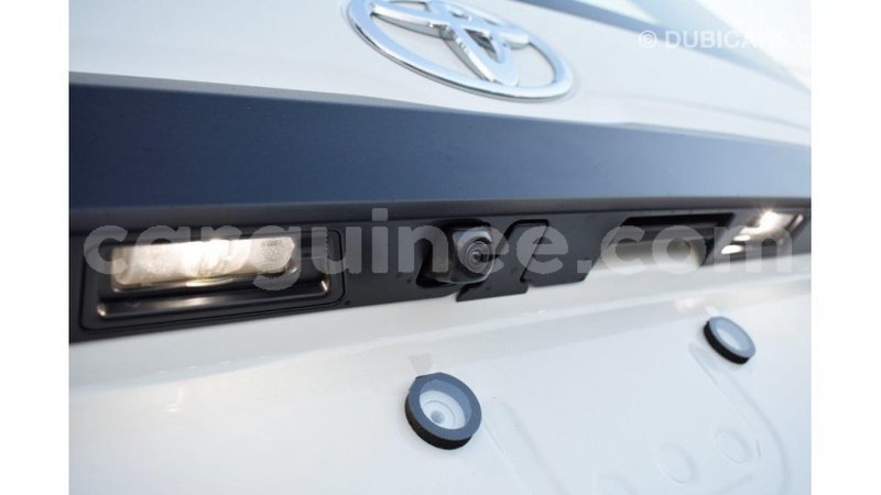 Big with watermark toyota hiace conakry import dubai 4288