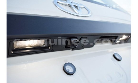 Buy Import Toyota Hiace White Car in Import - Dubai in Conakry Buy Import Toyota Hiace White Car in Import - Dubai in Conakry