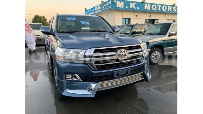 Big with watermark toyota land cruiser conakry import dubai 4299