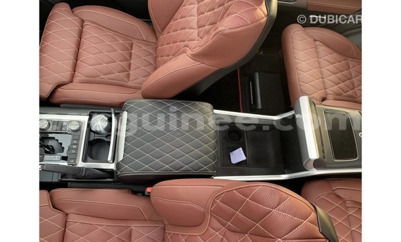 Acheter Import Voiture Toyota Land Cruiser Noir à Import - Dubai, Conakry Acheter Import Voiture Toyota Land Cruiser Noir à Import - Dubai, Conakry