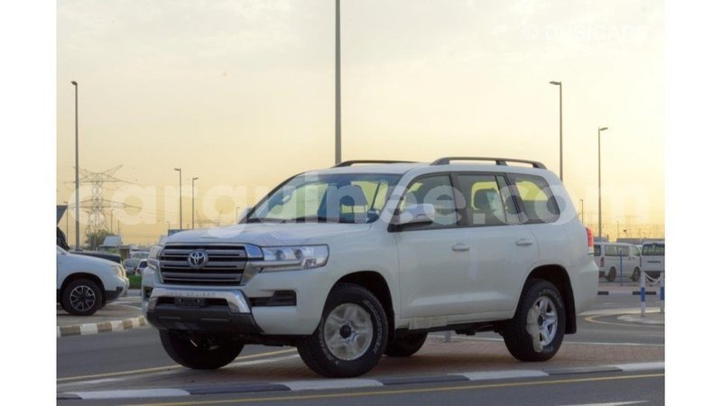 Big with watermark toyota land cruiser conakry import dubai 4324