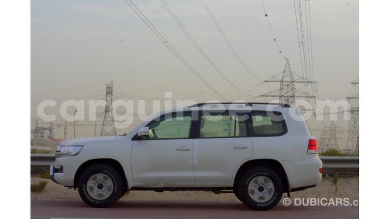 Big with watermark toyota land cruiser conakry import dubai 4324