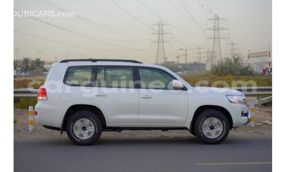 Buy Import Toyota Land Cruiser White Car in Import - Dubai in Conakry Buy Import Toyota Land Cruiser White Car in Import - Dubai in Conakry