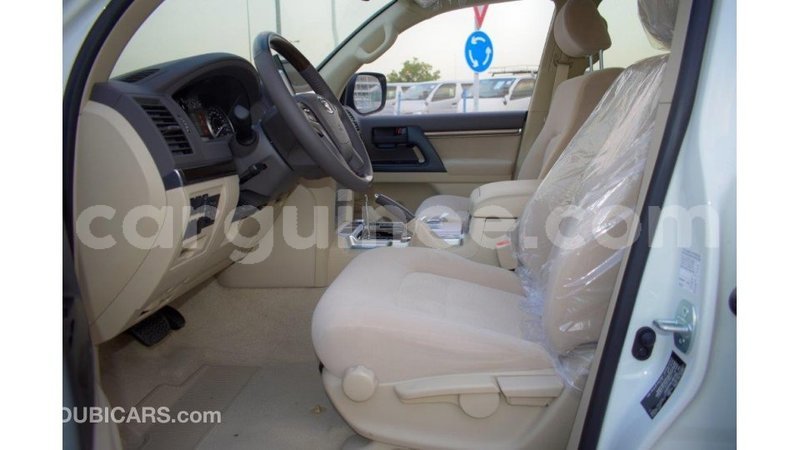 Big with watermark toyota land cruiser conakry import dubai 4324