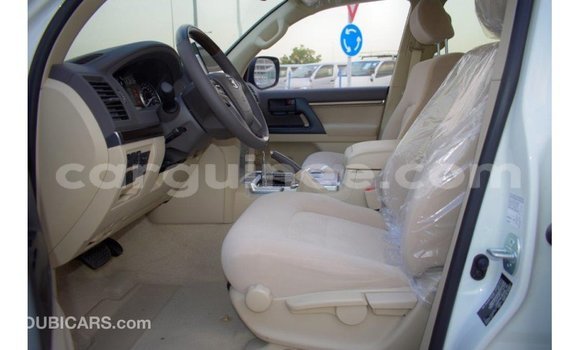 Buy Import Toyota Land Cruiser White Car in Import - Dubai in Conakry Buy Import Toyota Land Cruiser White Car in Import - Dubai in Conakry