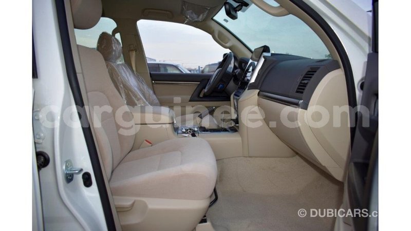 Big with watermark toyota land cruiser conakry import dubai 4324
