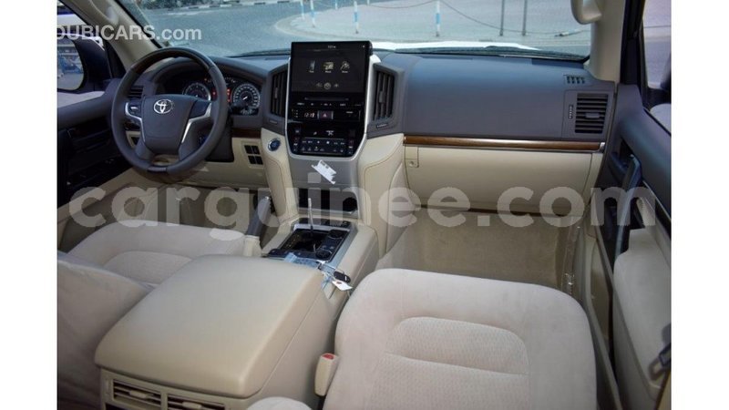 Big with watermark toyota land cruiser conakry import dubai 4324