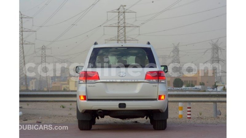 Big with watermark toyota land cruiser conakry import dubai 4324