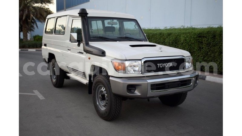 Big with watermark toyota land cruiser conakry import dubai 4325