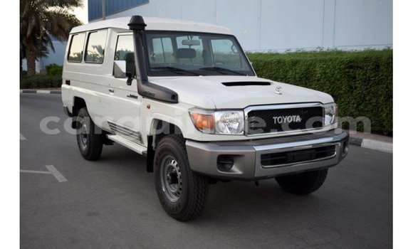 Buy Import Toyota Land Cruiser White Car in Import - Dubai in Conakry Buy Import Toyota Land Cruiser White Car in Import - Dubai in Conakry