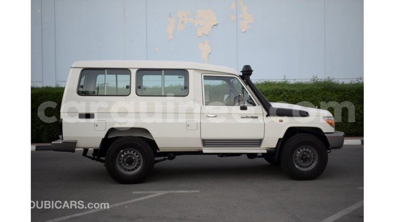 Big with watermark toyota land cruiser conakry import dubai 4325